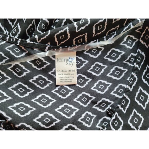 Terra Sky Womens Top 3X 24W 26W Plus Tank Black Geometric Asymmetric GEO155E - Picture 5 of 6